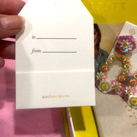 Kendra Scott flower 🌸 jeweled earrings! - Picture 8 of 10